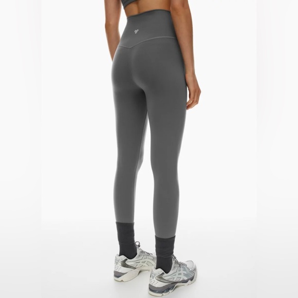 TnaBUTTER™ Cheeky Hi-Rise Legging- Short - Picture 2 of 7